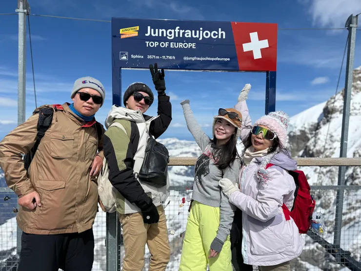 TOP OF EOUPE