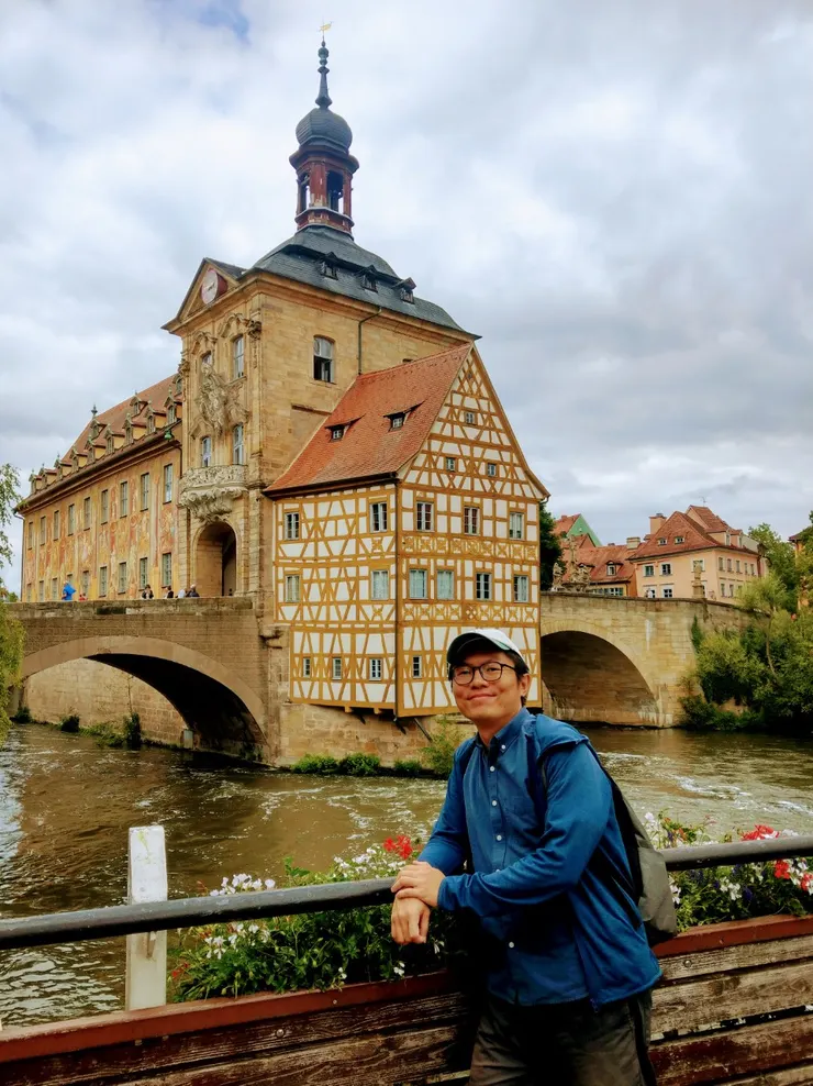 橫跨在雷格尼茨河(Regnitz)中的老市政廳