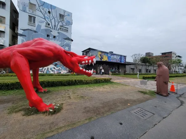 駁二街頭的裝置藝術