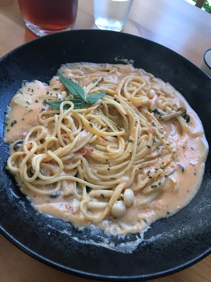 素的義大利麵非常好吃( 油漬番茄橘醬義大利麵(蛋奶素))