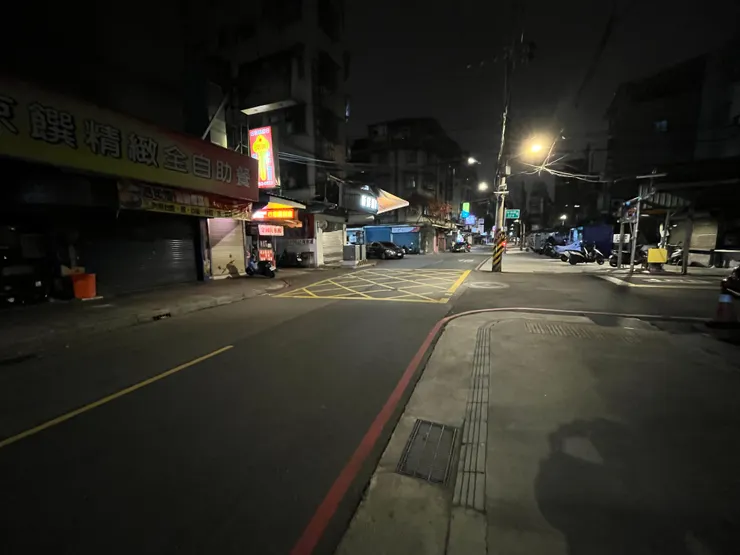 那條馬路，突然變成只屬於我的舞台