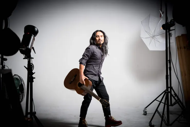 同時活躍於音樂與影視領域的洛佳飛,除了屢次入圍並榮獲金曲獎更是出演過《賽德克・巴萊》等等的原民角色,讓人印象深刻。