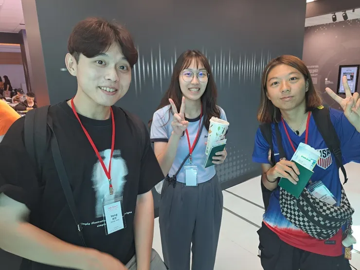 機場和小組夥伴們