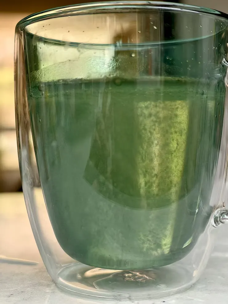 宛如迷你香檳秀一般,讓人心情愉悅。