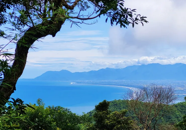 由石空古道下山途中眺望頭城海岸（太和山的展望更佳）
