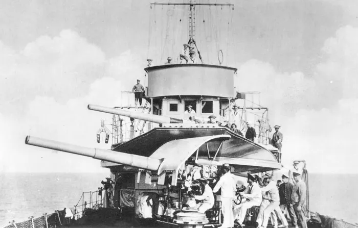 12公分砲在科特納爾號上服役