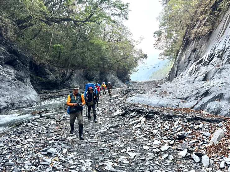 歸心似箭的隊伍。