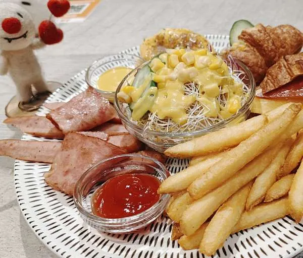 新竹早午餐推薦：歐浮找餐是最美好的陪伴。 歐浮找餐東南店/德