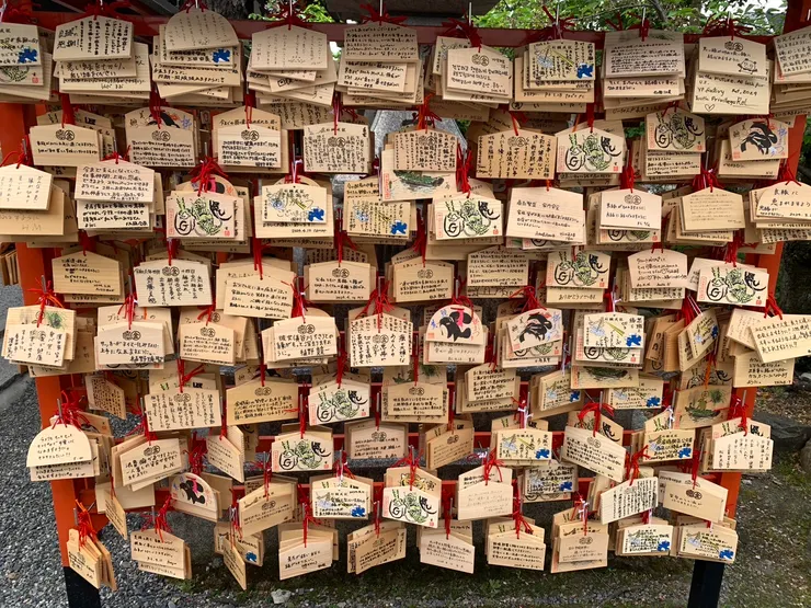 滿是祈願的繪馬