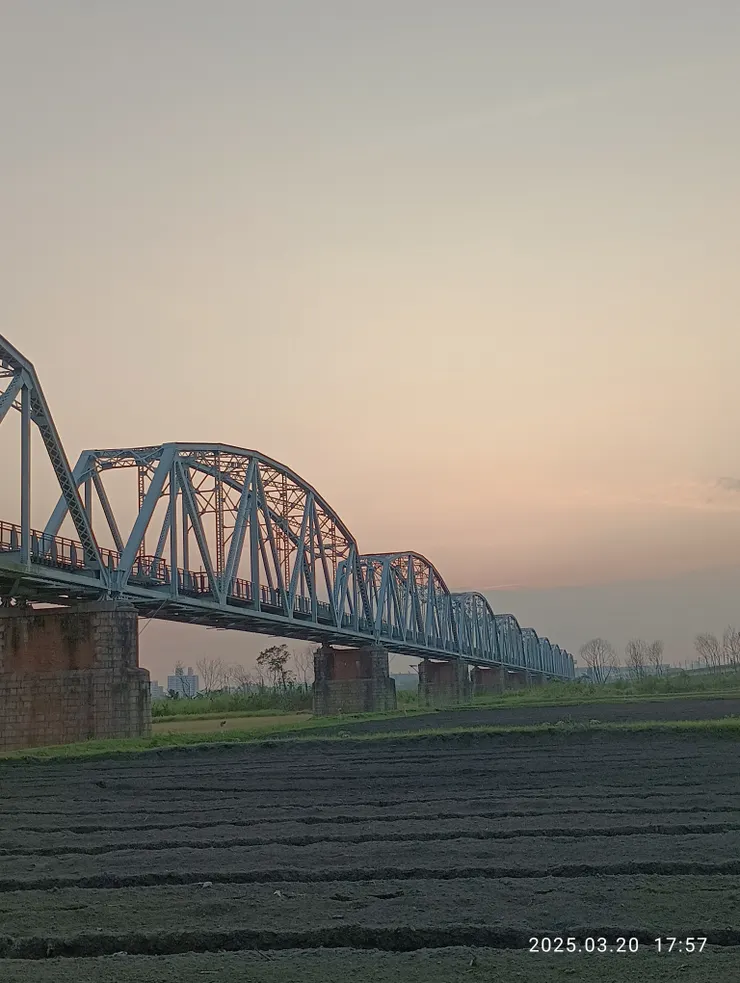 陽和幾許晚寒輕