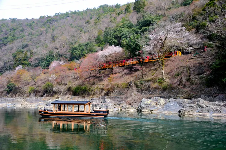 屋形船與登山小火車