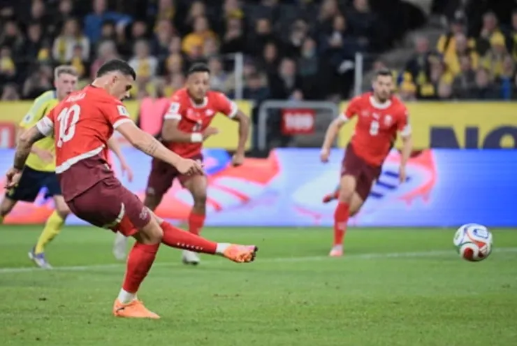 格歷薩卡射入十二碼球助瑞士領先1:0