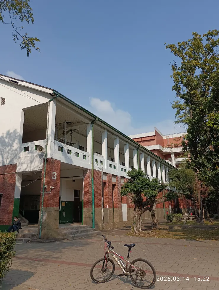 屏東單騎回母校，皆自拍攝