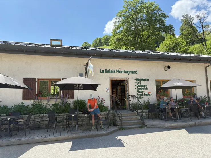 營地附近的mini market