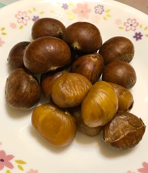 入口鬆軟香甜的 糖炒栗子