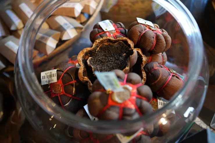 店內陳列的柚子六堡茶