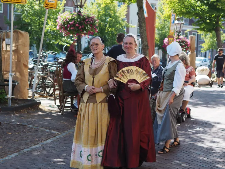 忍住衝動不去偷她們錢包(刺客教條劇情)