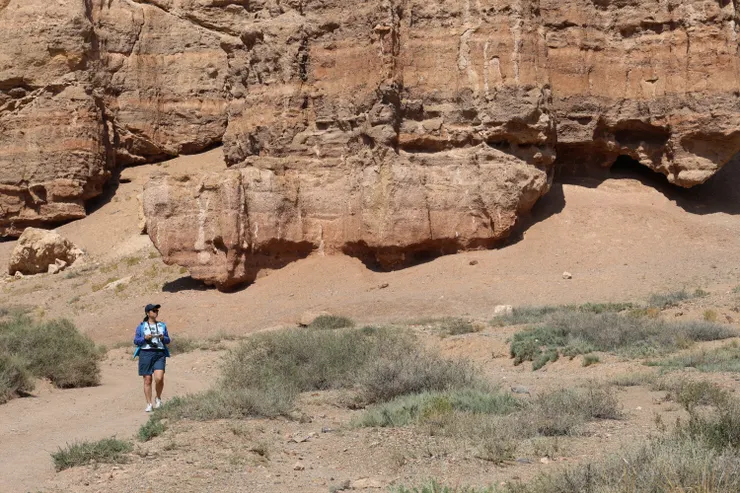 以人當做比例尺的話，甚是壯觀