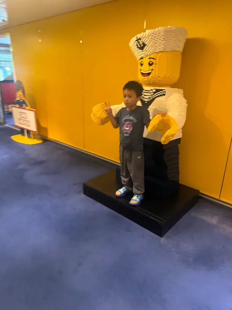 樂高俱樂部前必拍的大型樂高人