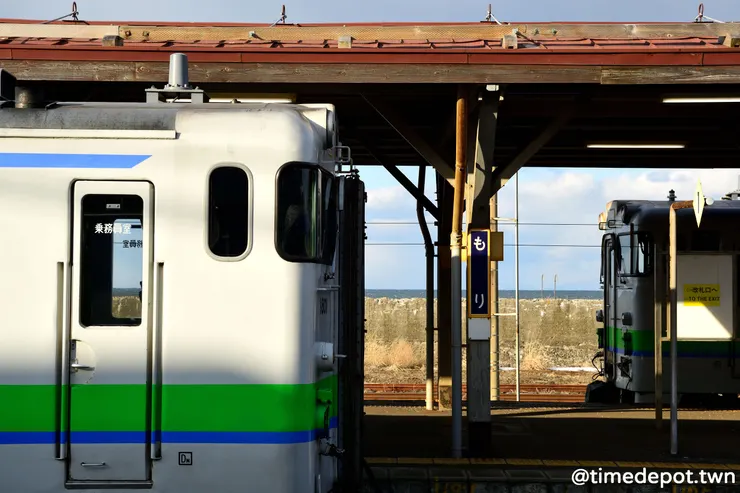 濱海小鎮森町是道南普通車始發站之一,但キハ40系停靠月台聽海濤的風景將不復見