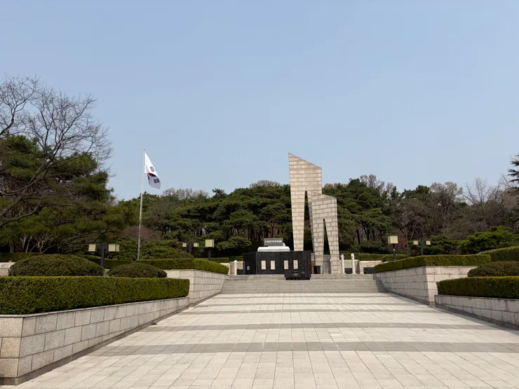 2·28民主運動紀念塔