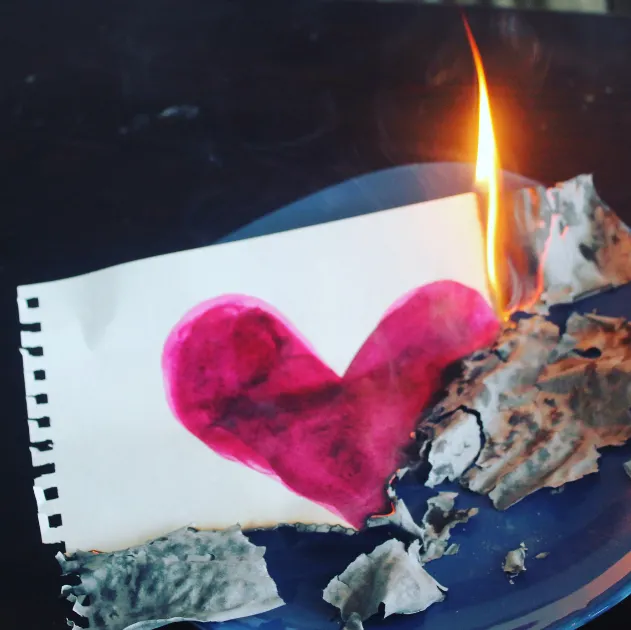 傷到自己的人，一律都不要視作雙生火焰。