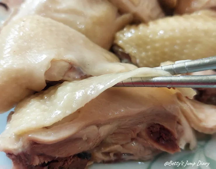 ▲元榆「煙燻甘蔗雞」與「招牌鹽水雞」/圖片來源：Betty's Jump Diary