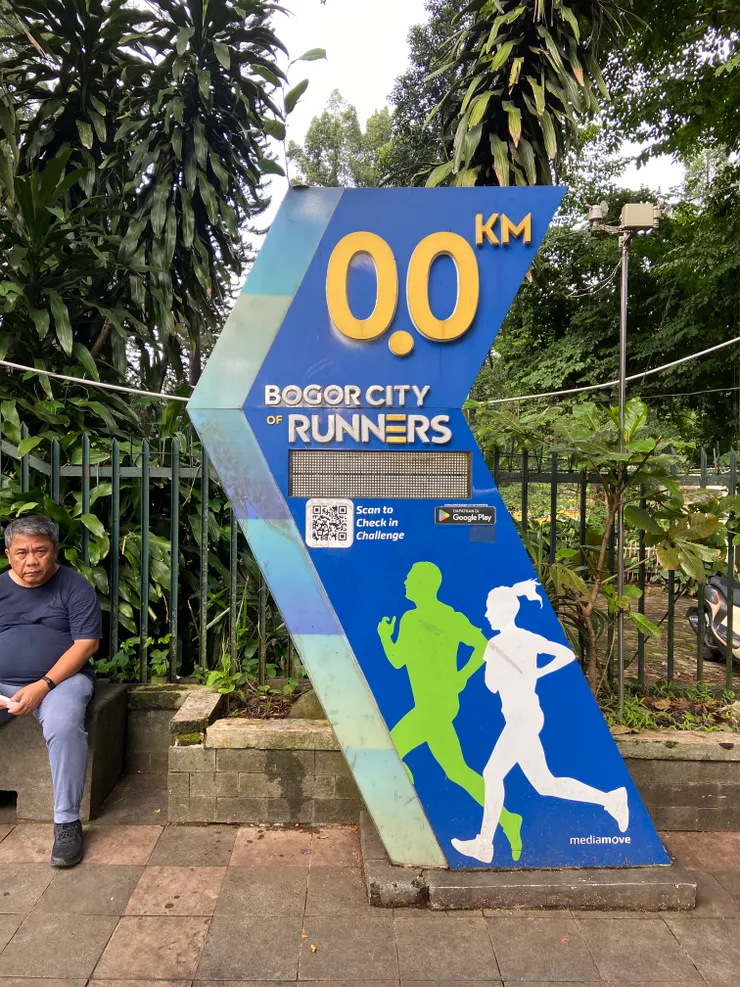 植物園外還有鼓勵大家多多跑步的活動。