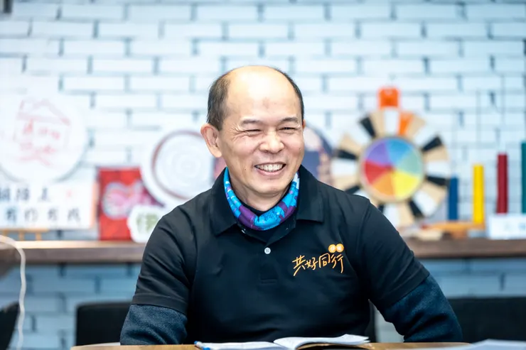 （圖說：伊甸新北居家式長照機構居服員許文科分享投入居服服務的心路歷程。）