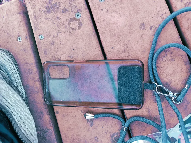 手機掛繩，用過的人，都回不去了