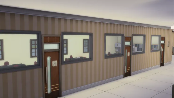 這麼大的教員室其實挺壯觀，自帶氣場。