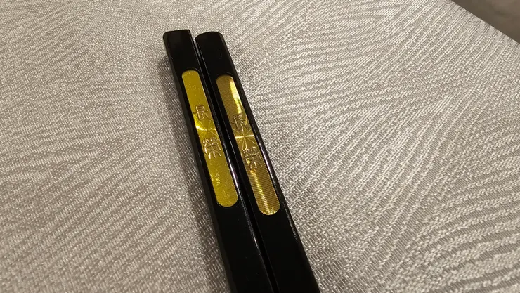 筷子上可以見到長榮字樣!