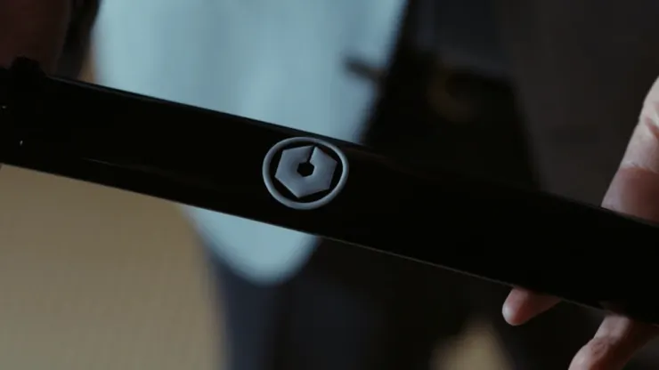 對野崎而言無比熟悉的標誌