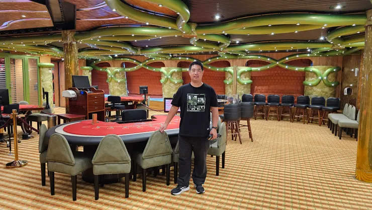 莎倫娜號船上的賭場!