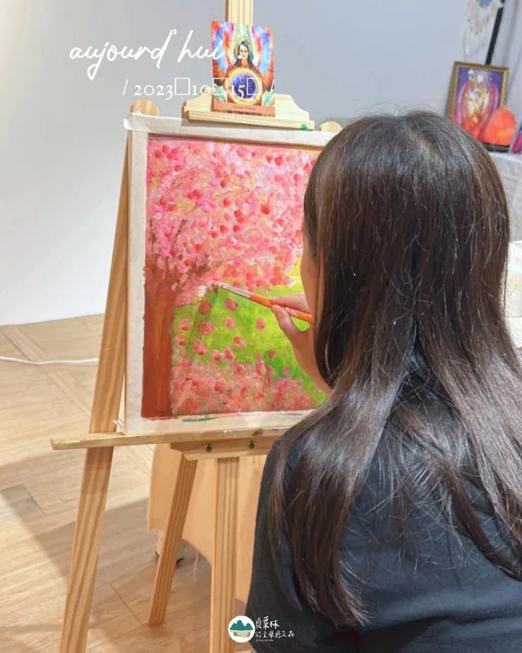 作畫中（老師拍攝）