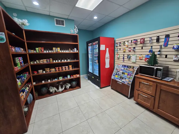 在美國，每間旅館內有很多東西可以自購