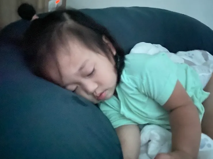 難得自己躺躺乖乖睡覺