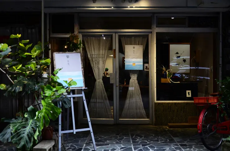 324版畫工作房藏身巷弄之間，是個精緻小巧卻涵藏豐富創作能量的所在