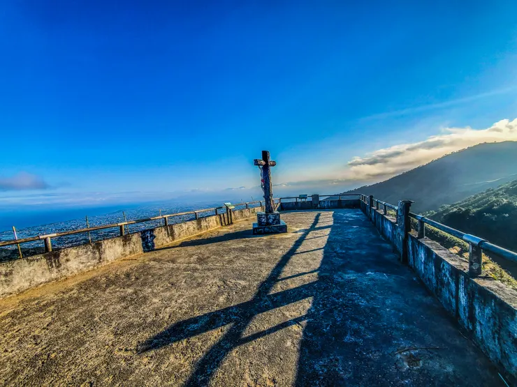 平台上空無一人