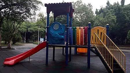 [新北美食]板橋區溪崑二街大坪數溪洲公園、私密賞櫻花地點的板