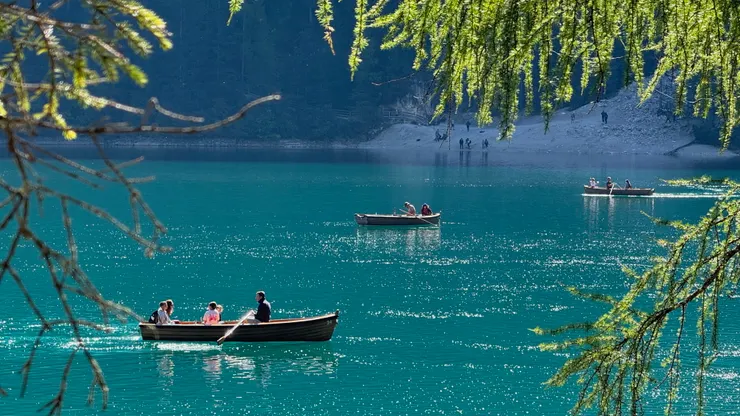 Lago di Braies 波光粼粼