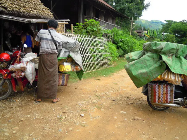 移動式餐車來賣餅乾麵包了