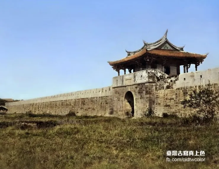 小南門  圖片來源台灣古寫真上色