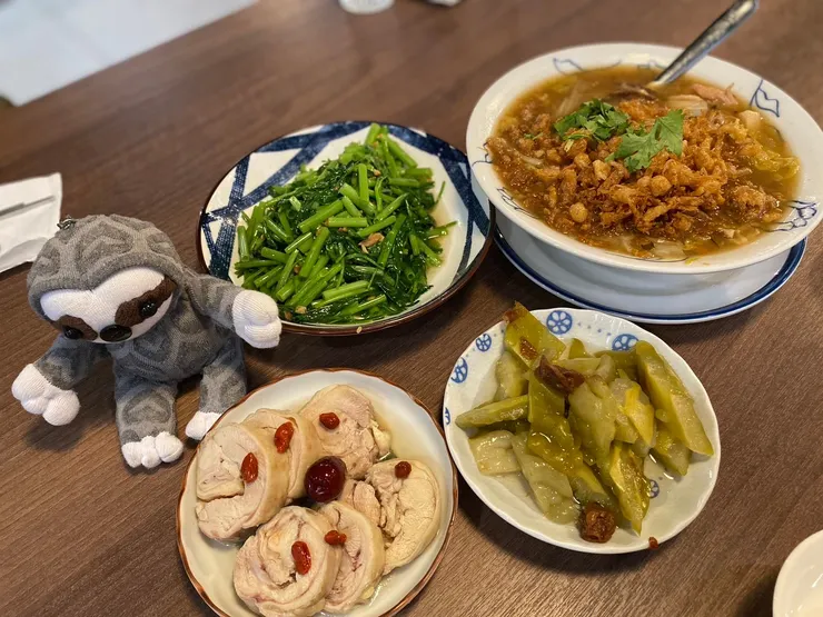 宜蘭西魯肉，也有人說像白菜滷，但我覺得像佛跳牆，總之來宜蘭不能錯過西魯肉