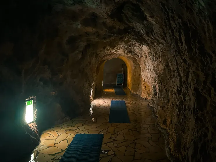 Cave Bath shot by Emma @ 07/2024.