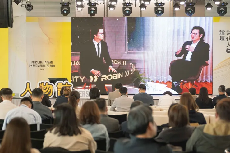 圖說:國科會副主委陳炳宇以新型態的影片模式,跨時空與AI化的自己對話,分享自身觀察與AI未來趨勢。(資料來源:人物誌)