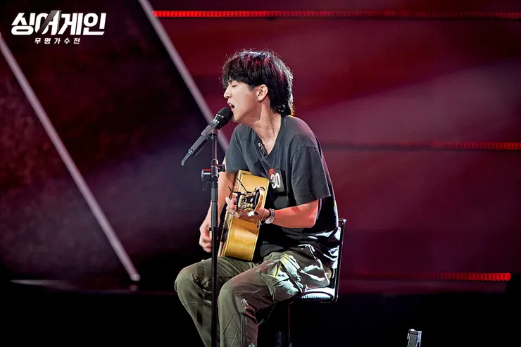 李承允以 30 號之名出賽《Sing Again - 無名歌手戰》，最終奪下冠軍。圖片來源：JTBC