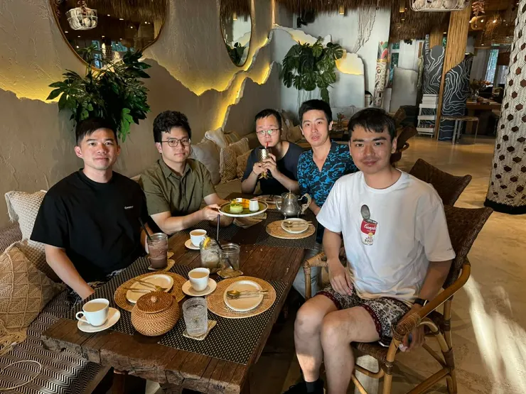 與旅行夥伴的合影