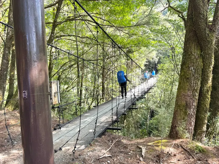 必拍的美麗吊橋