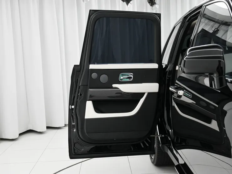 Rolls-Royce 勞斯萊斯Cullinan庫里南  Black Badge